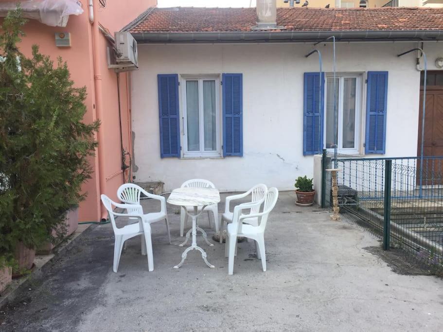 Calme Et Tranquillite Et Un Soupir Villa Ментона Екстериор снимка